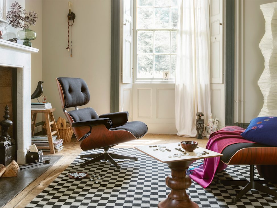 lounge-chair-twill-colour-block-blanket-dot-pillow-stool-akari-wooden-dolls